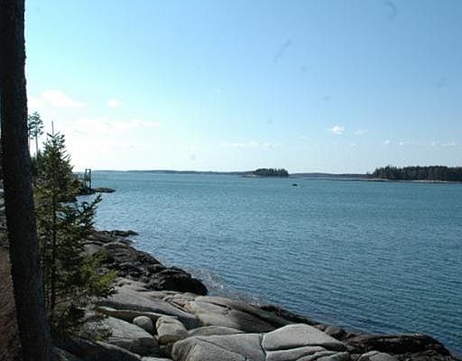 2nd image of 257 Island Avenue