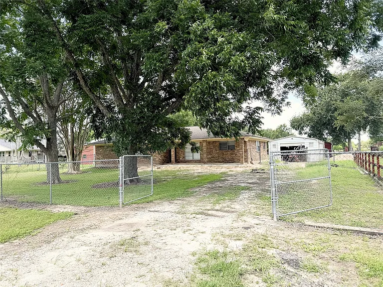 547 County Road 949E — Photo 19