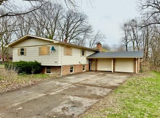 1565 N Teakwood Dr, Stevensville, MI