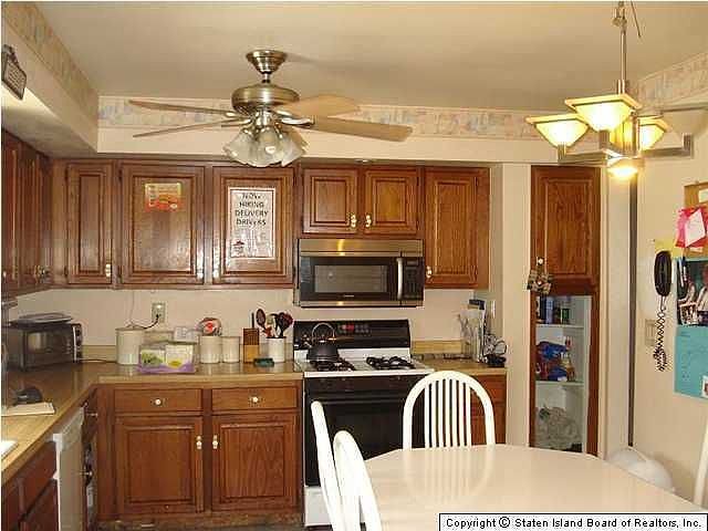 2nd image of 575 Winant Ave