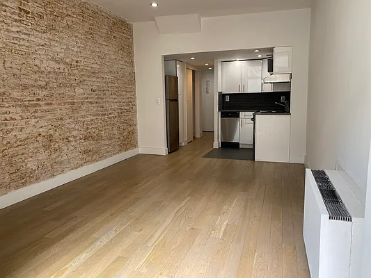 Rented by Mallory Management Corp | media 4