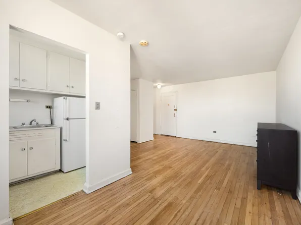 67-25 Clyde Street image 17 of 23