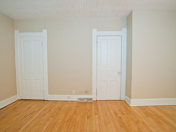 5th image of 2573 N Bartlett Ave