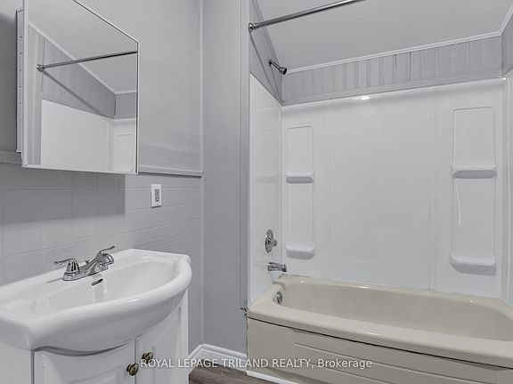 5th image of 23 Lydia St #A