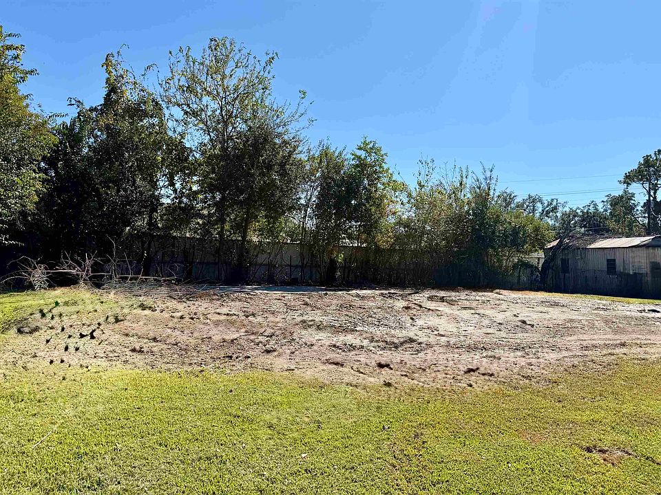 1st image of 116 Louise Ln