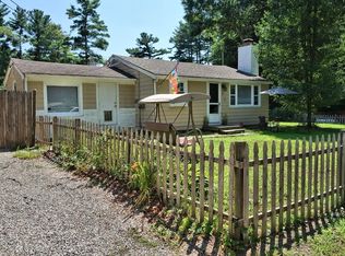 1 Spruce St, Halifax, MA 02338