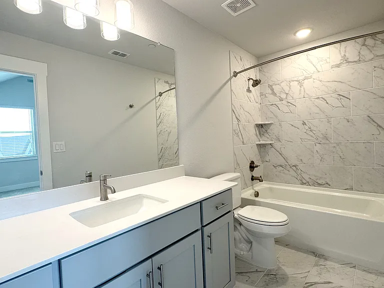 3200 N Collins St — Photo 16