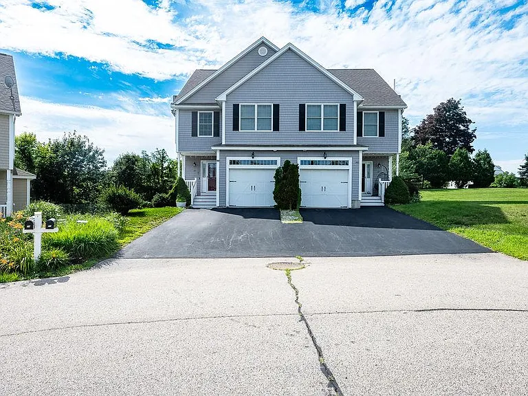 25 Village Dr — Photo 3