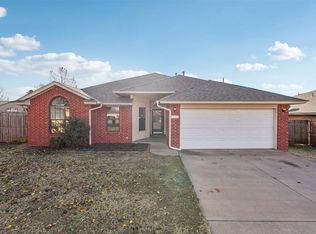 304 Cherokee Ct, Blanchard, OK 73010