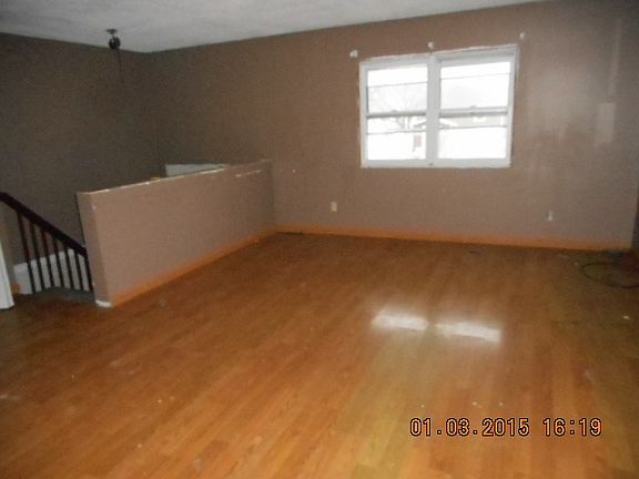 3rd image of 124 Harold Pawling Ln