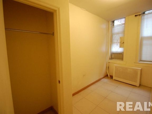 4th image of 226 E 3rd St APT 1E