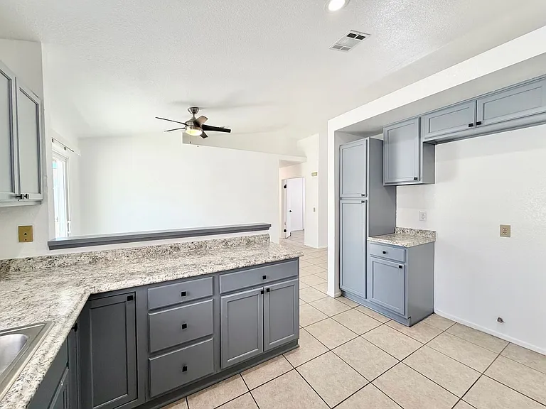 29677 Woodlands Ave — Photo 11