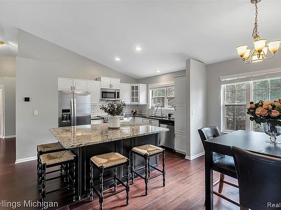 2nd image of 2490 Stockmeyer Blvd