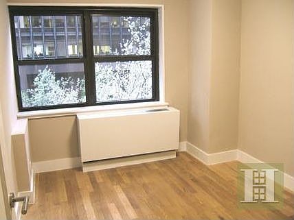 5th image of 301 E 47th St APT 14G