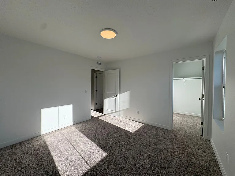 1592 N Summer Springs Cv — Photo 29