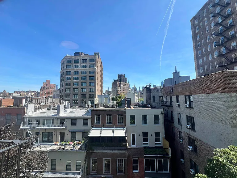 115 Washington Pl #22 — Photo 13