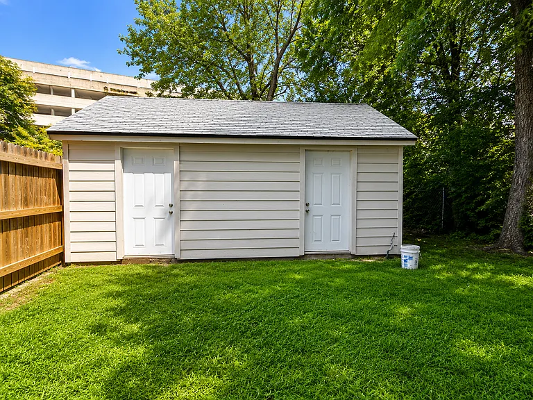 3300 Robinson Ave — Photo 15
