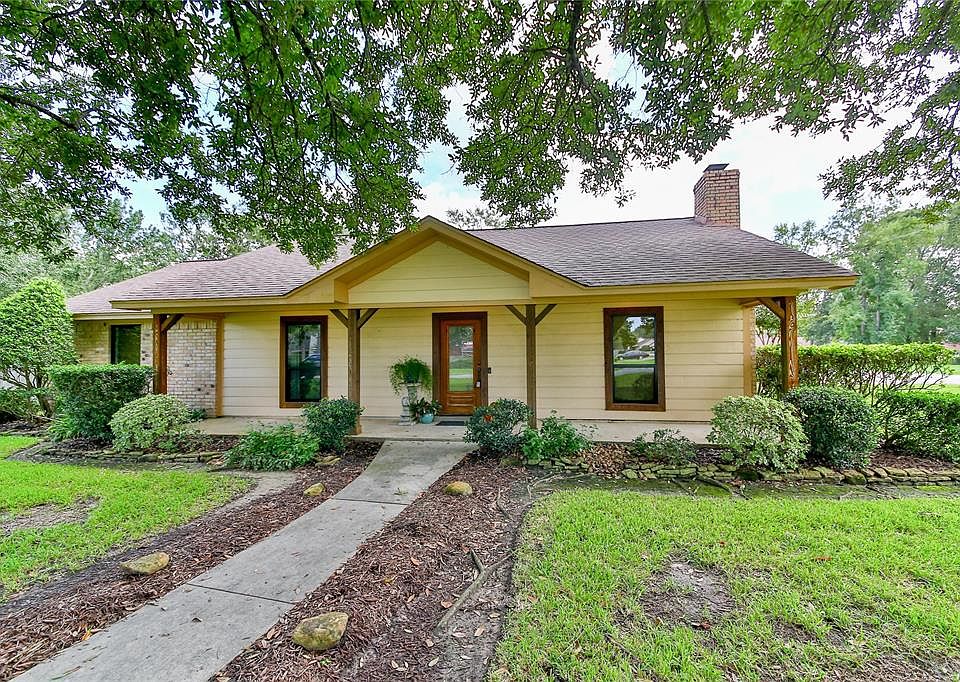 1st image of 12802 River Circle Dr