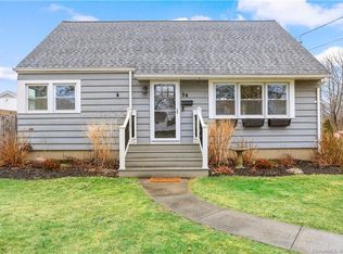 94 Moritz Pl, Fairfield, CT 06824