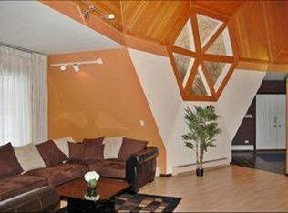 28453 W Maple Ave, Barrington, IL 60010