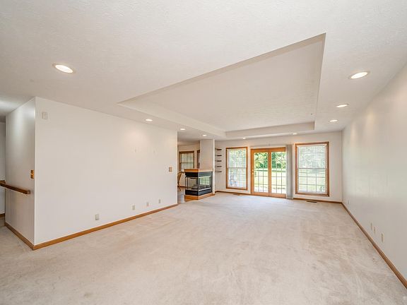 5th image of 1000 E County Road 400 S
