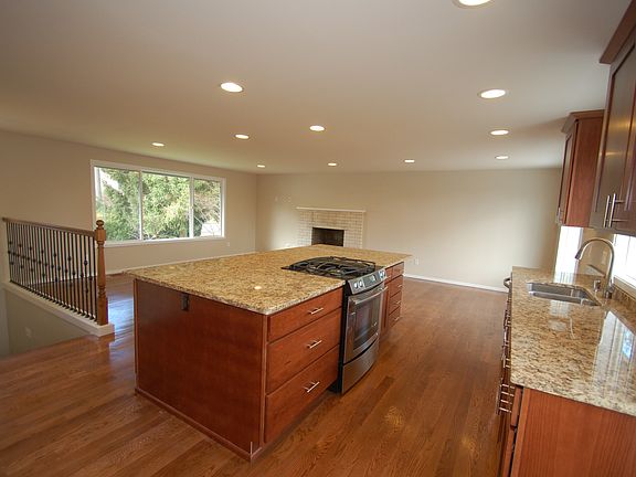 4th image of 11742 N Park Ave N