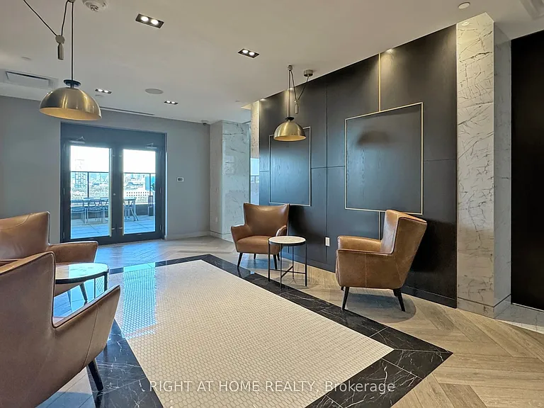330 Richmond St W #209 — Photo 28