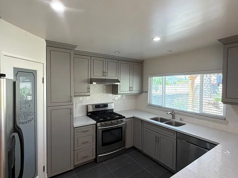 927 Redlen Ave — Photo 37