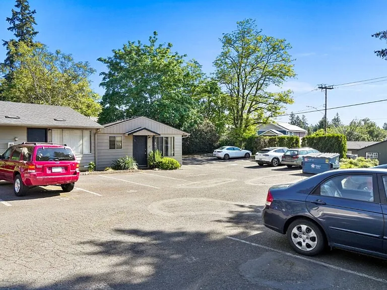 080-Salem Heights — Photo 20
