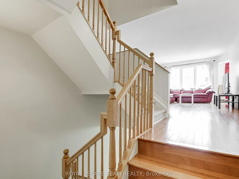 33 Scampton Dr — Photo 30