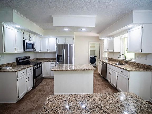 4th image of 2095 Newfields Rd