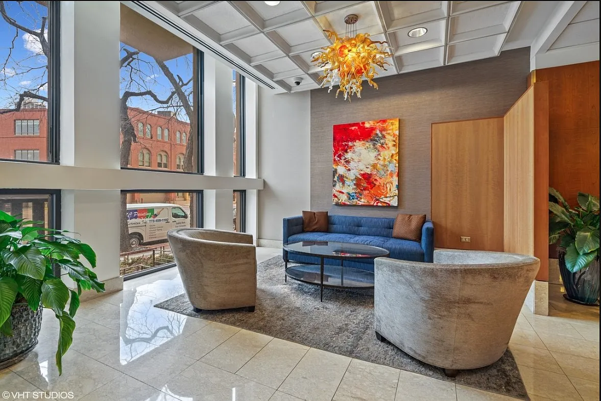 Building Photo - 1660 N La Salle Dr #1608