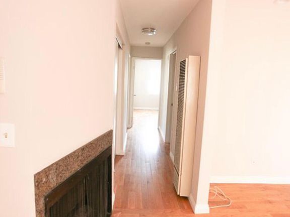5th image of 833 S Orange Grove Ave #4