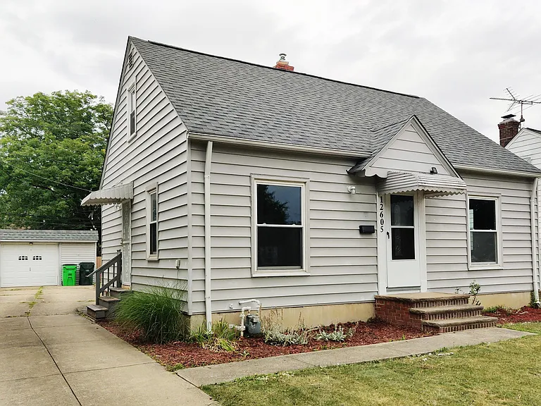 12605 Shady Oak Blvd — Photo 1