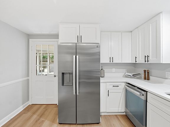 5th image of 28 Mulberry Ln