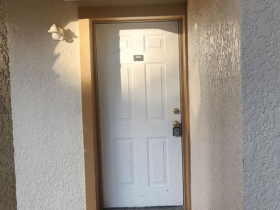 3rd image of 940 15th St APT 104