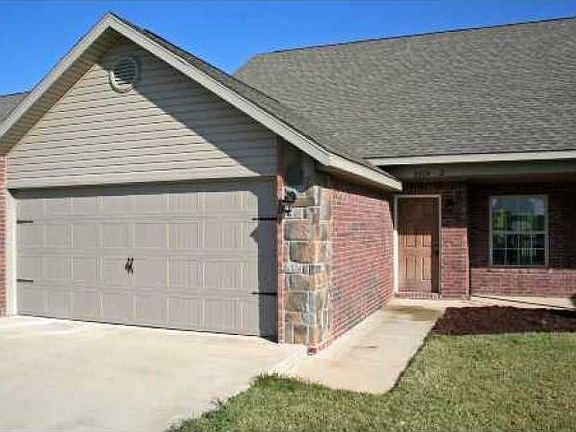 2nd image of 3304 SW Deerfield Blvd #2