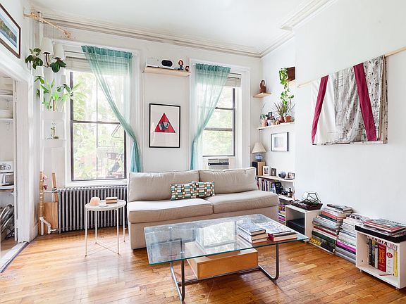 2nd image of 363 Sackett St