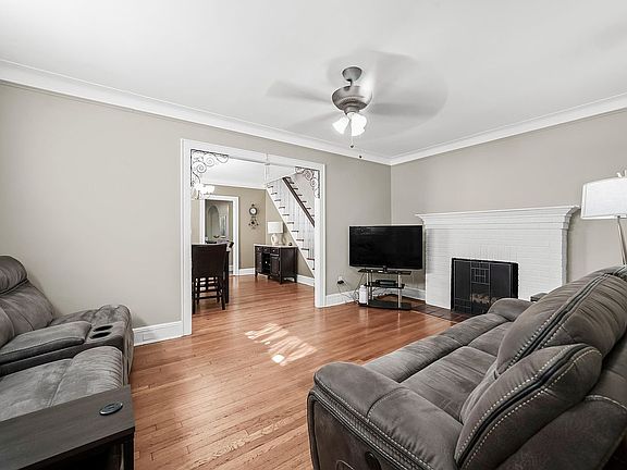5th image of 45-20 156th St