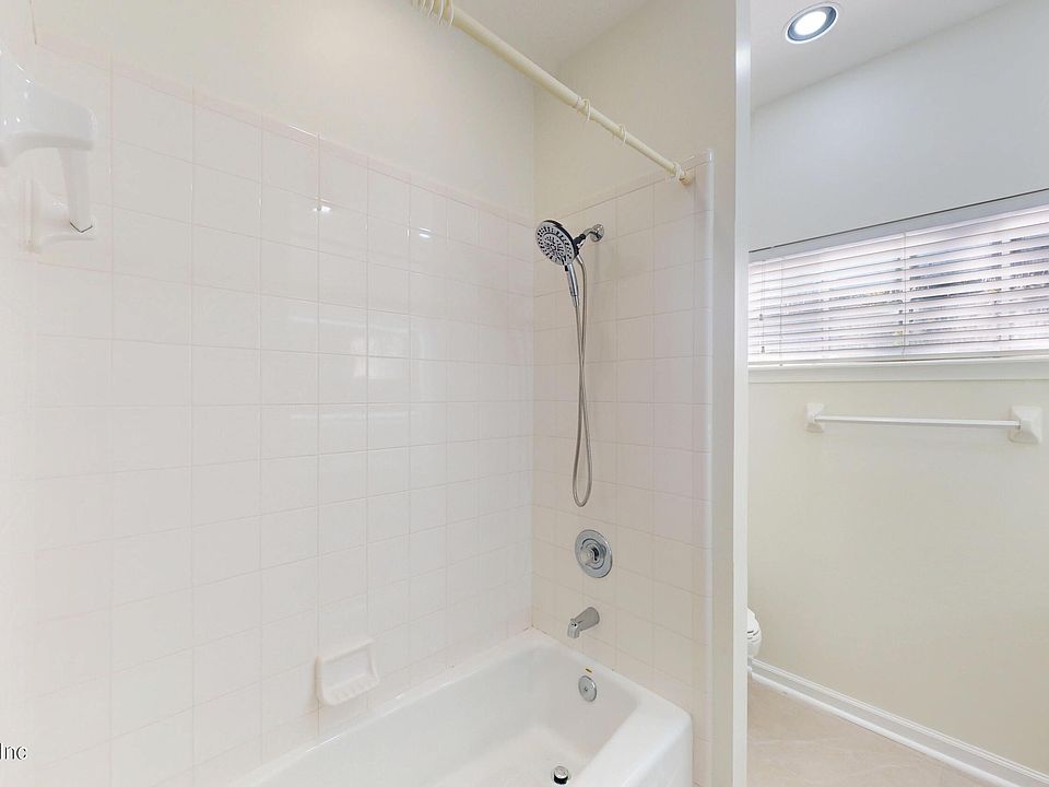 1st image of 10061 Vineyard Lake Rd E #10061
