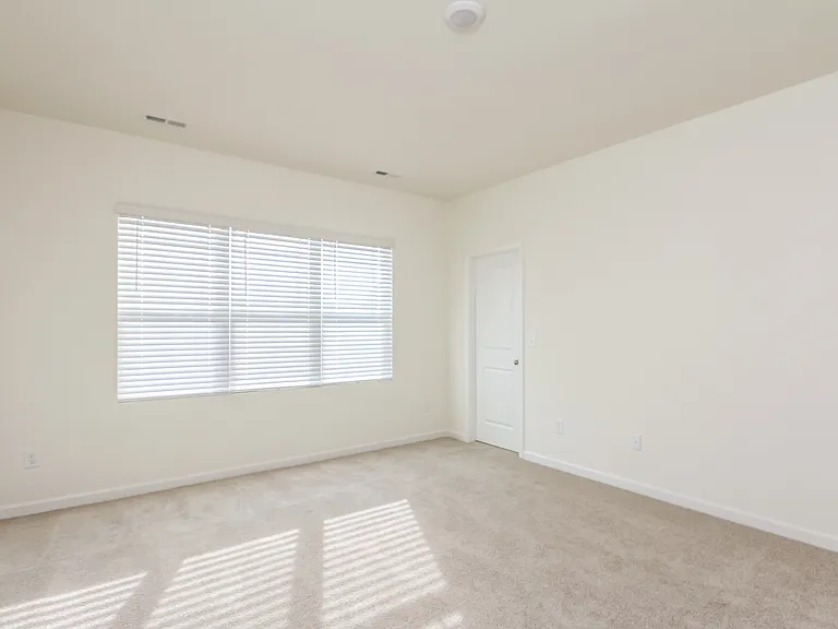 1537 Corbett St — Photo 7