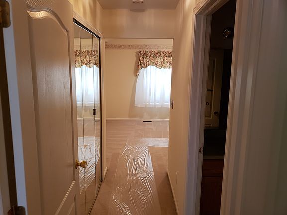 2nd image of 22912 Coachlight Cir