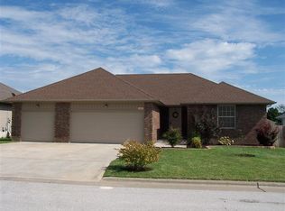 5426 W Basswood Ct, Springfield, MO 65802