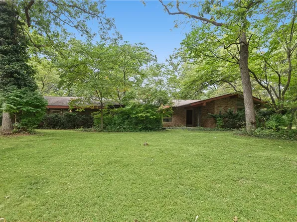3135 Turpin Rd, Decatur, IL 62521