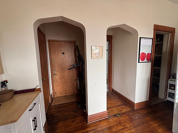 3rd image of 1133 N California Ave #3