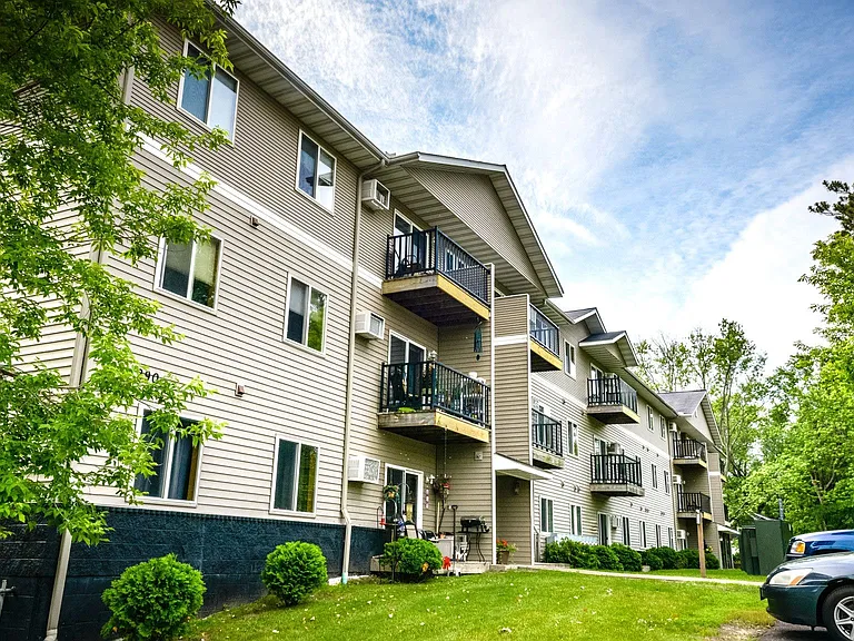 Legacy Pointe Apartments — Photo 1
