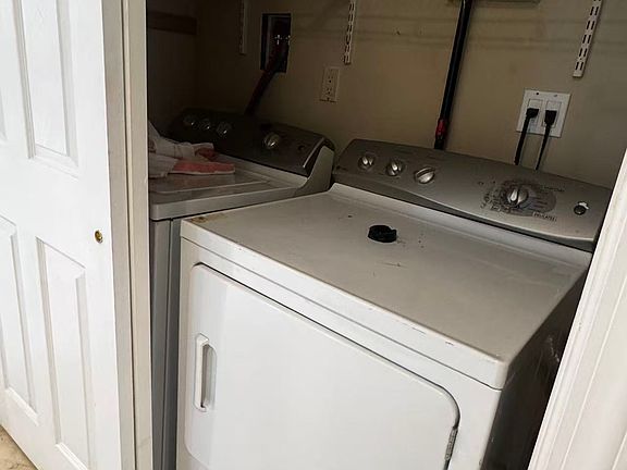 2nd image of 258A Longstreet Ave #1