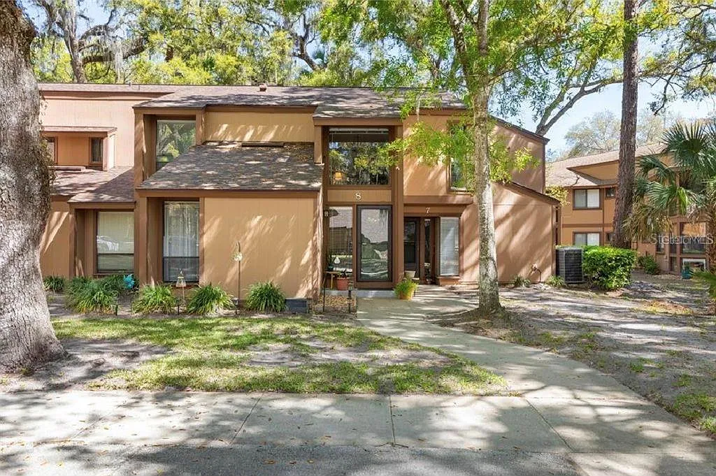 2 bed, 2.0 bath, 1056 sqft, $1,690 — Photo 2