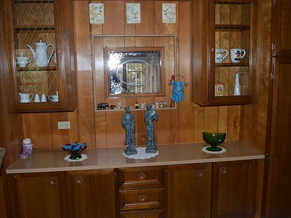 4th image of 1656 White Oak Cir