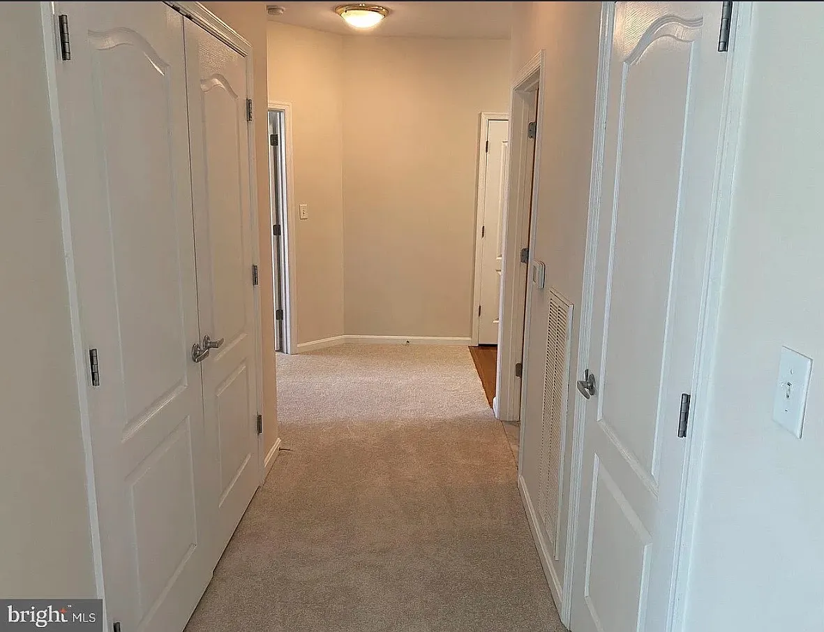 2 bed, 1684 sqft, $2,400 — Photo 4